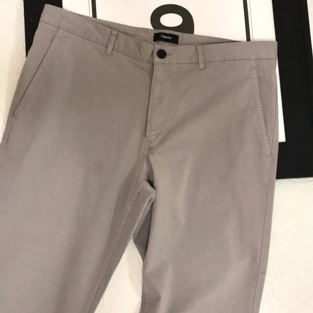 Theory Brewer Men’s Chinos 33x32